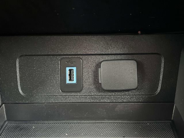 Certified 2017 Ford Escape SE image 28