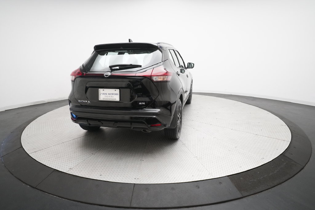 Used 2023 Nissan Kicks SR FWD image 13