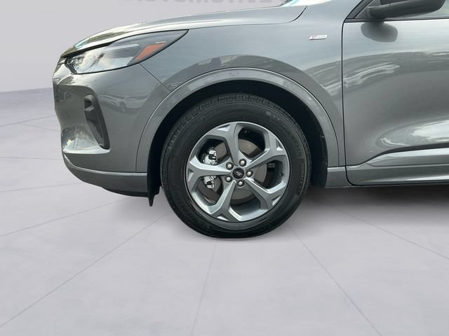 Certified 2023 Ford Escape ST-Line w/ Tech Pack #1 AWD/4WD image 9