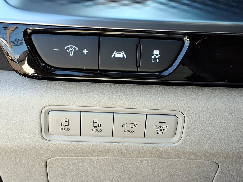 Used 2022 Kia Carnival SX Prestige image 28