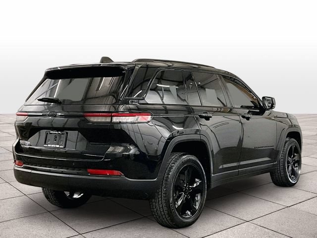 Used 2023 Jeep Grand Cherokee Altitude AWD/4WD image 11