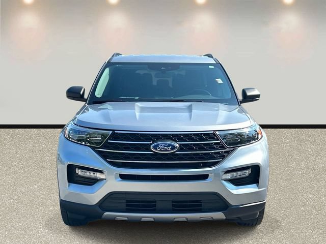 Certified 2023 Ford Explorer XLT w/ Equipment Group 202A AWD/4WD image 2