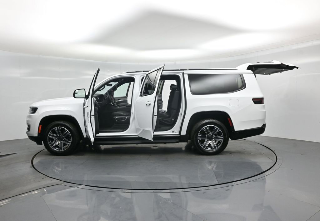Used 2024 Jeep Wagoneer L Series II image 57