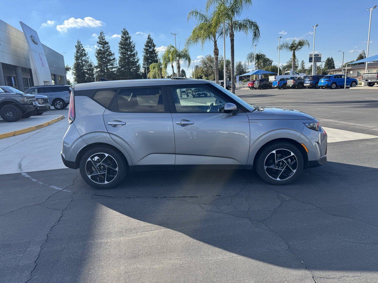 Used 2023 Kia Soul EX image 3
