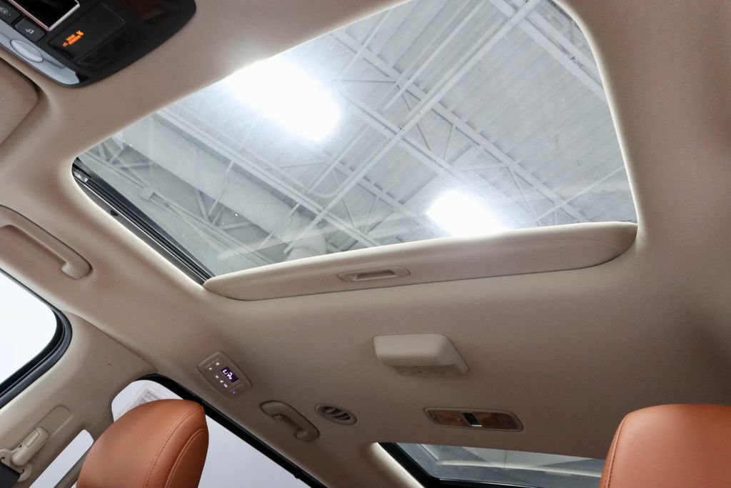 Used 2026 Kia Carnival SX w/ SX Dark Edition Package FWD image 36