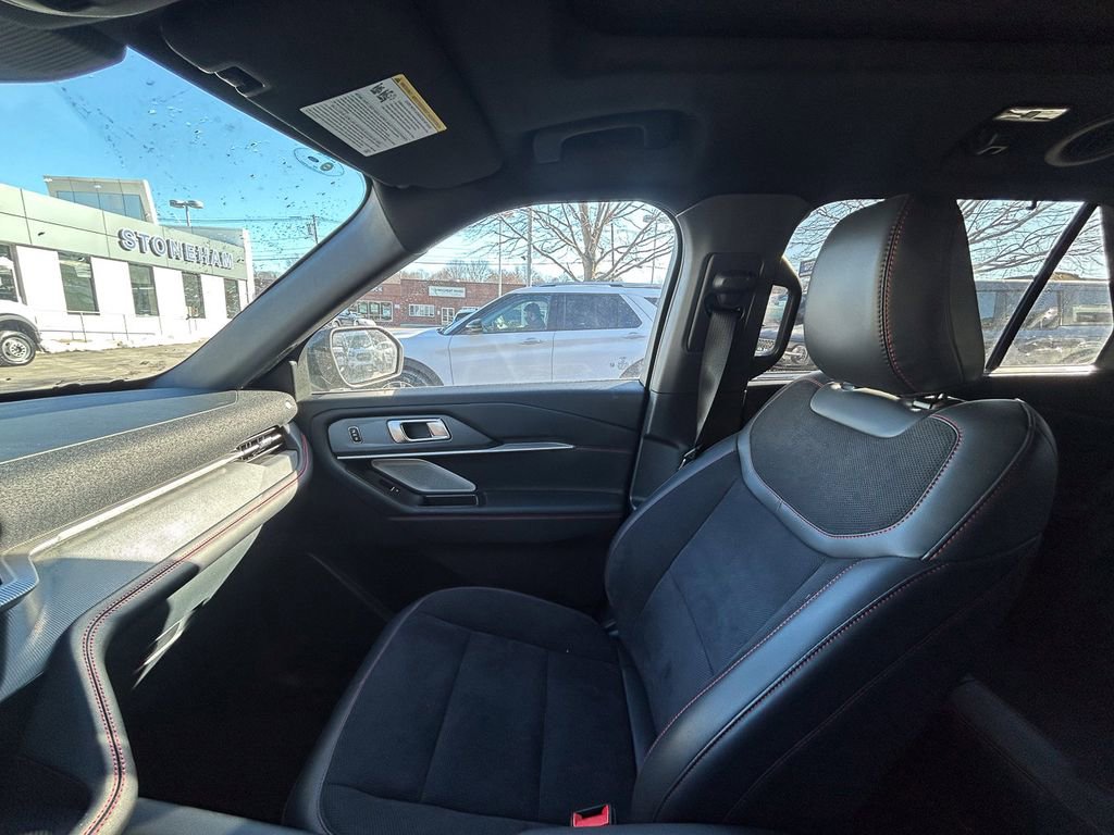 Certified 2025 Ford Explorer ST AWD/4WD image 21