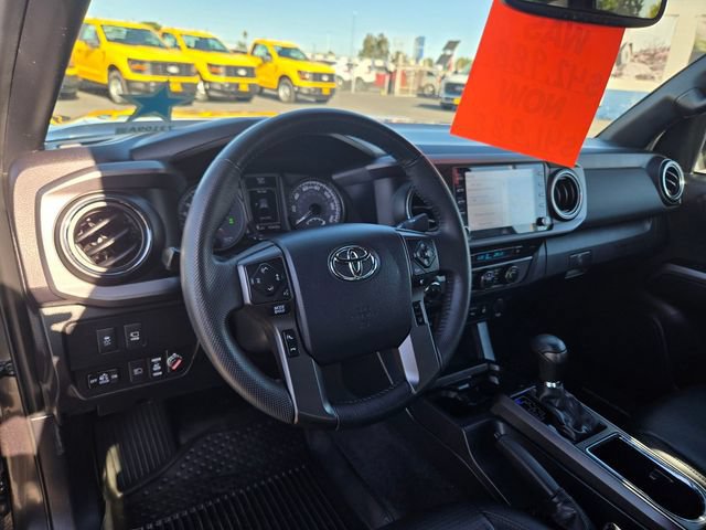 Used 2020 Toyota Tacoma TRD Off-Road w/ TRD Premium Off Road Package AWD/4WD image 6