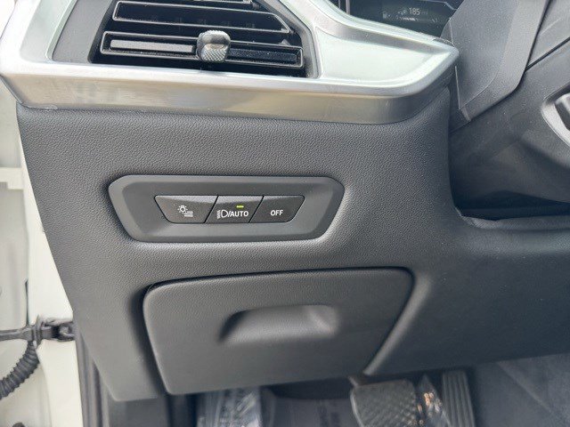 Used 2025 BMW X5 xDrive50e image 15