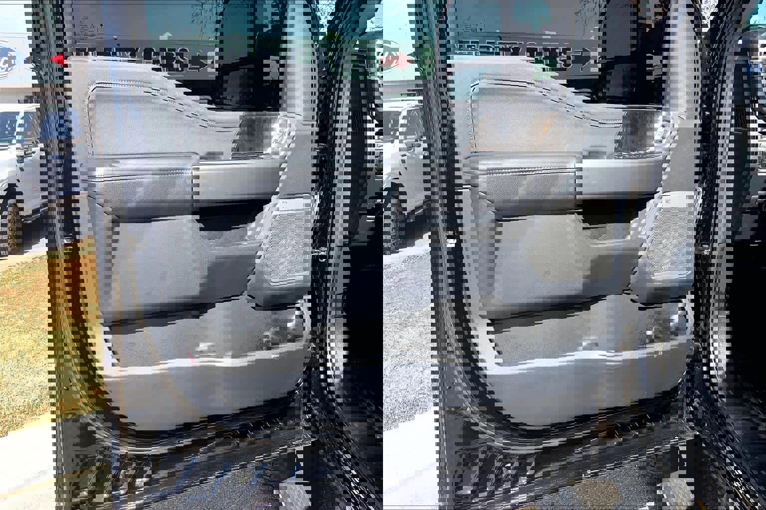 Certified 2025 Ford F450 Lariat w/ Chrome Package image 21