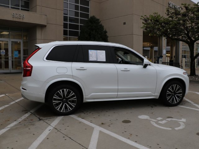 Used 2022 Volvo XC90 T6 Momentum w/ Climate Package AWD/4WD image 7