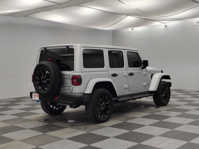 Used 2024 Jeep Wrangler Unlimited Sahara AWD/4WD image 10