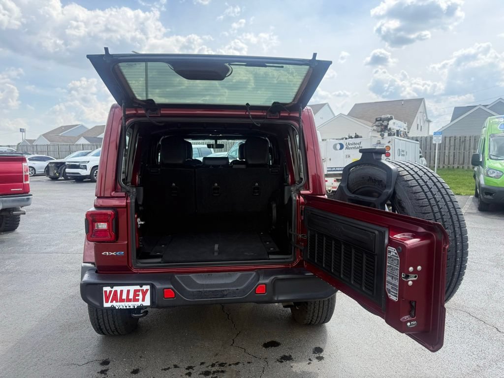 Used 2021 Jeep Wrangler Unlimited Sahara w/ Cold Weather Group AWD/4WD image 56