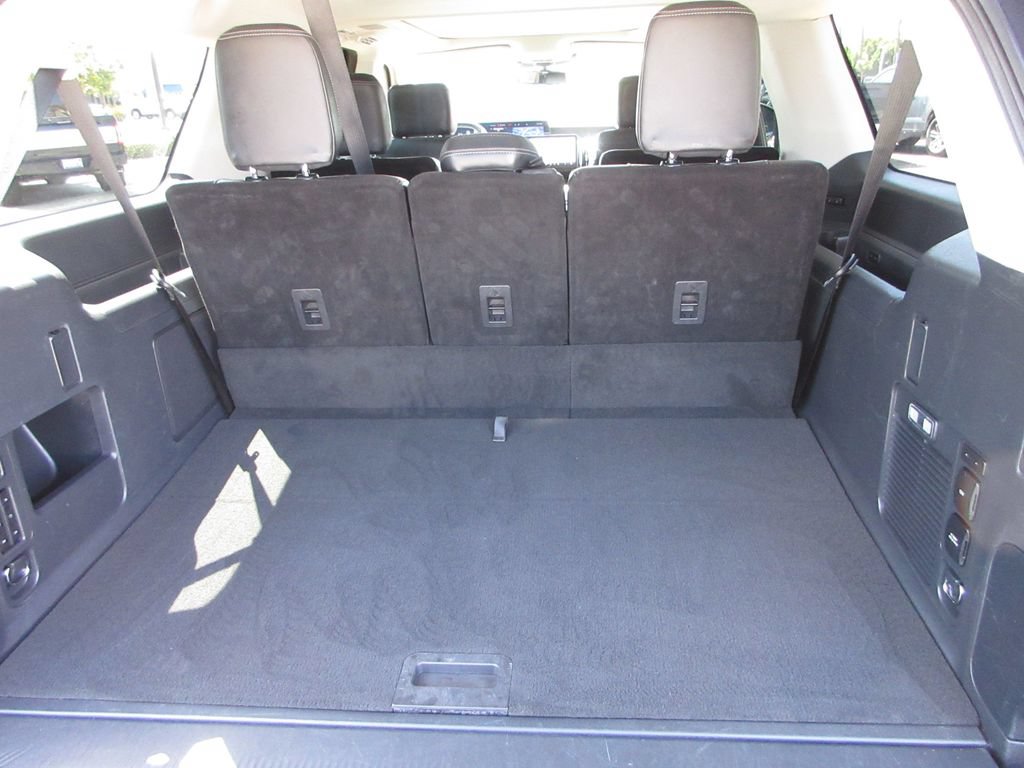 Certified 2025 Ford Expedition Max Platinum w/ Driver's Package AWD/4WD image 27