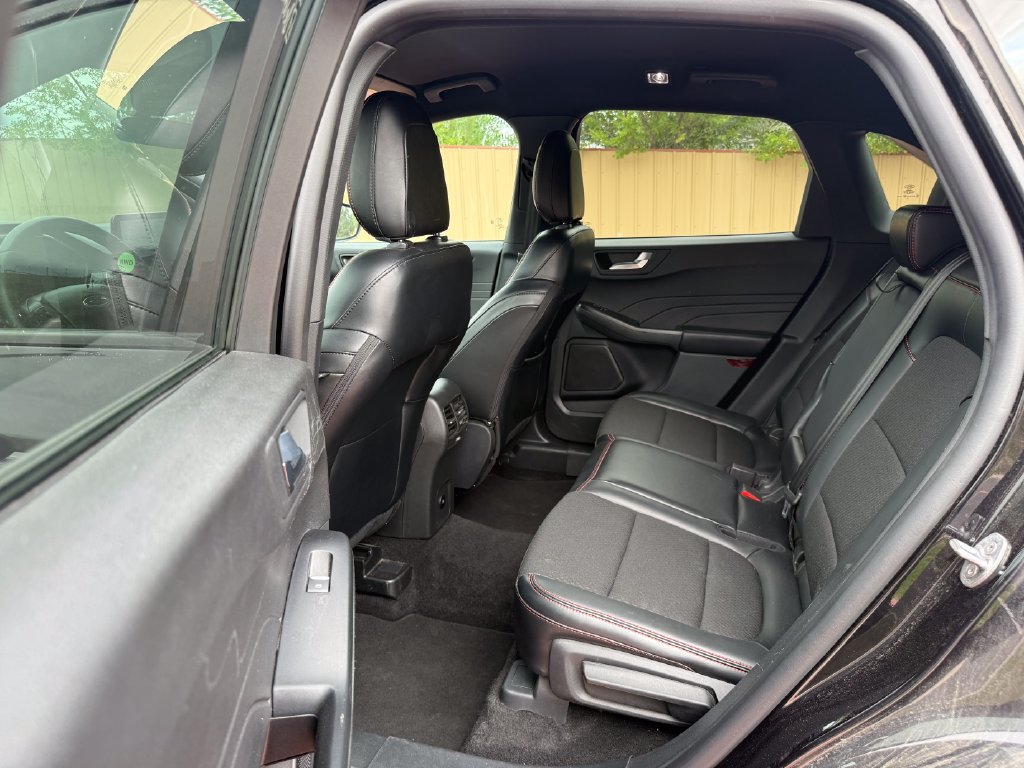 Certified 2025 Ford Escape ST-Line Select AWD/4WD image 20