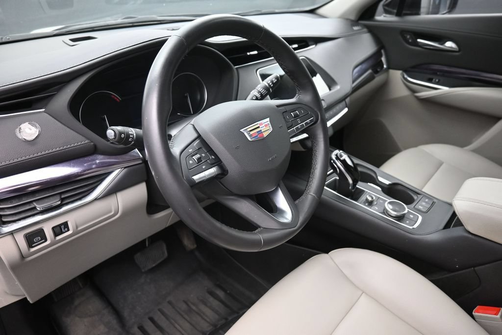 Used 2023 Cadillac XT4 Luxury w/ Driver Awareness Package FWD image 18