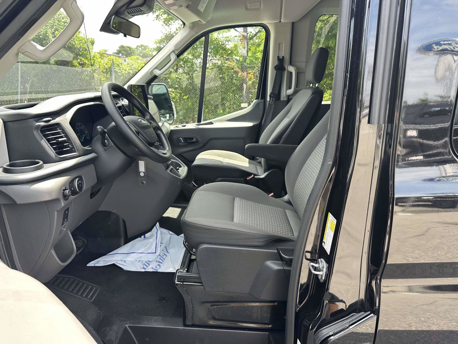 Certified 2025 Ford Transit 350 XLT RWD image 17