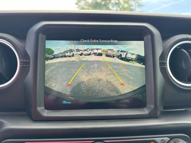 Used 2022 Jeep Wrangler Unlimited Sahara w/ Cold Weather Group AWD/4WD image 25
