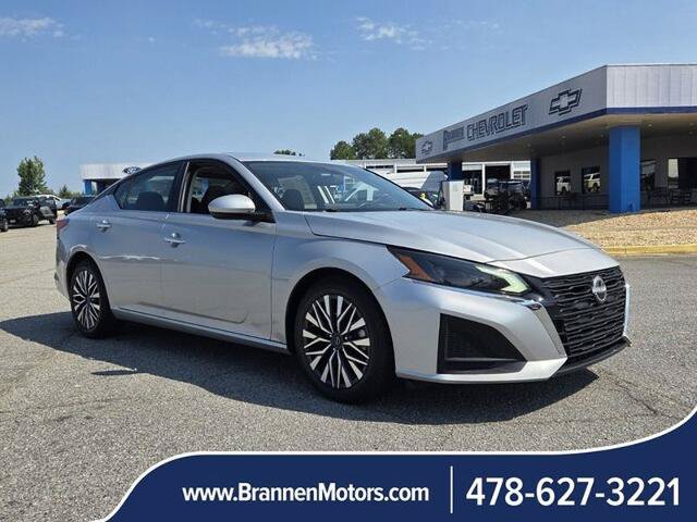 Used 2023 Nissan Altima 2.5 SV w/ SV Premium Package