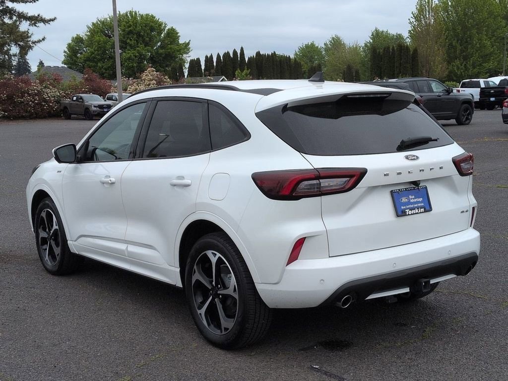 Certified 2023 Ford Escape ST-Line Select w/ Tech Pack #2 AWD/4WD image 3