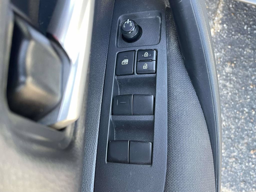 Used 2020 Toyota Corolla LE FWD image 16