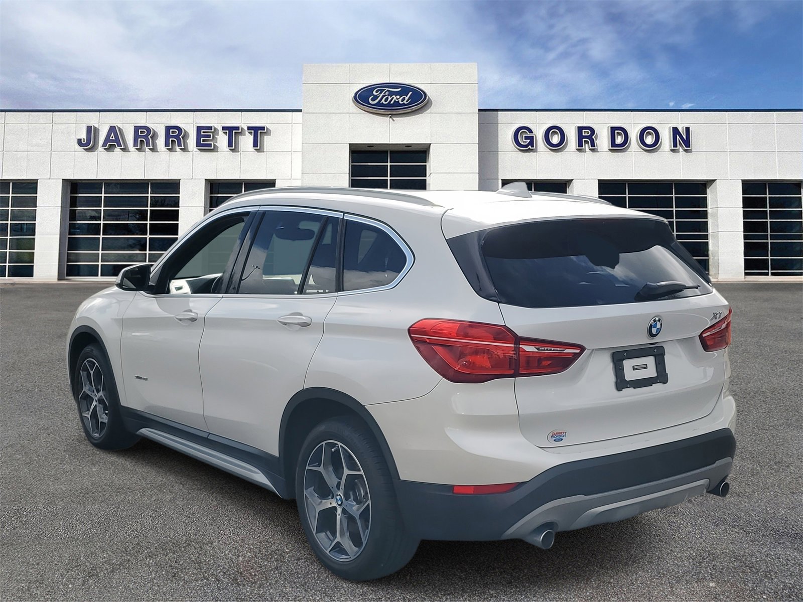 Used 2018 BMW X1 sDrive28i image 2