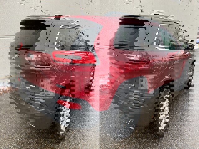 Used 2017 Jeep Cherokee Latitude w/ True North Edition image 3