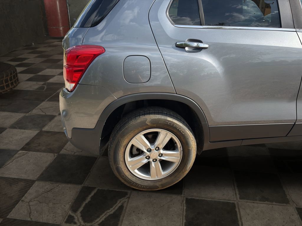 Used 2020 Chevrolet Trax LT w/ LT Convenience Package image 8