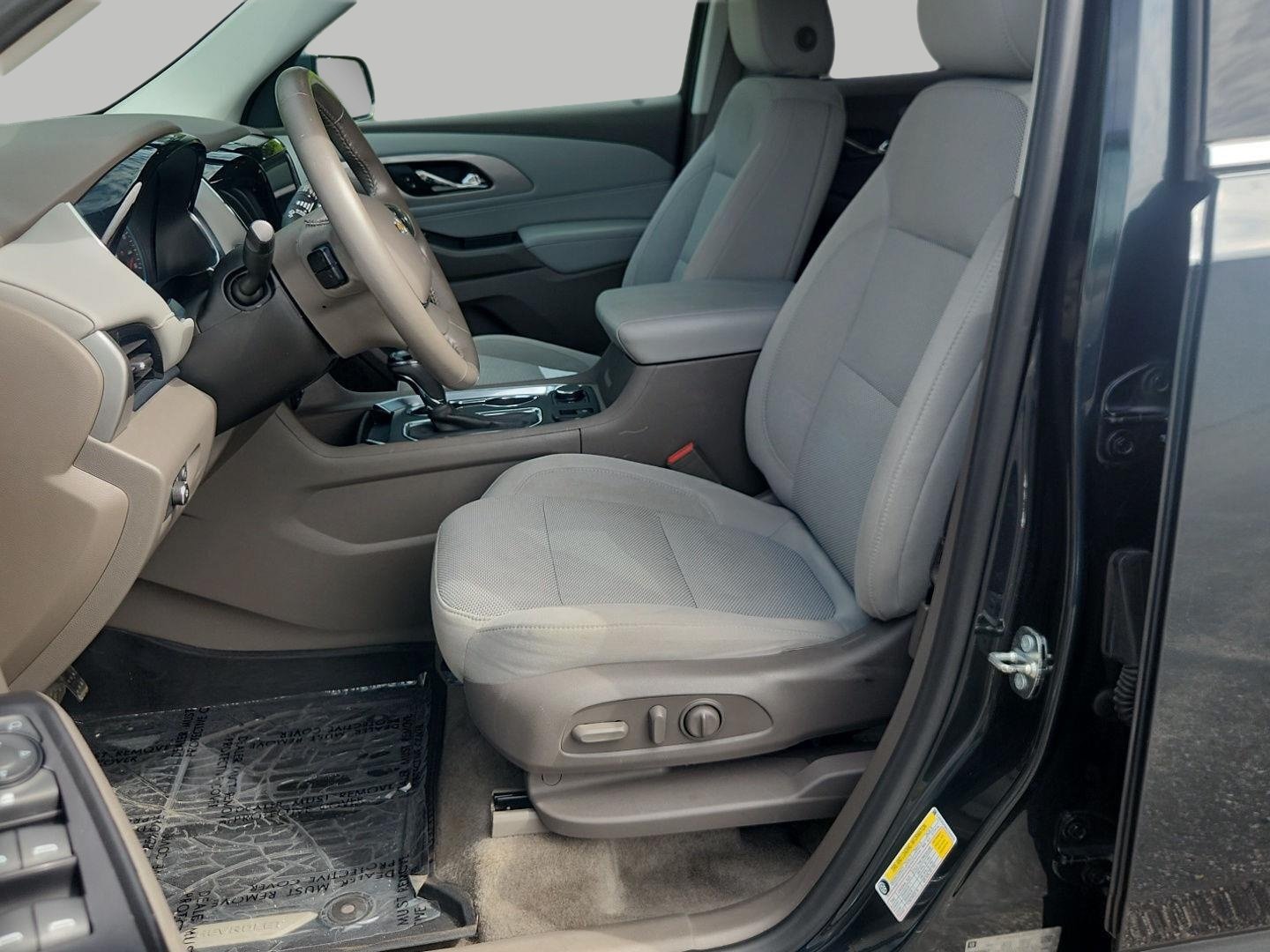 Used 2018 Chevrolet Traverse LT FWD image 18