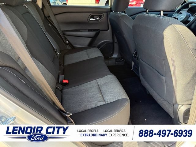 Used 2024 Nissan Rogue SV FWD image 12