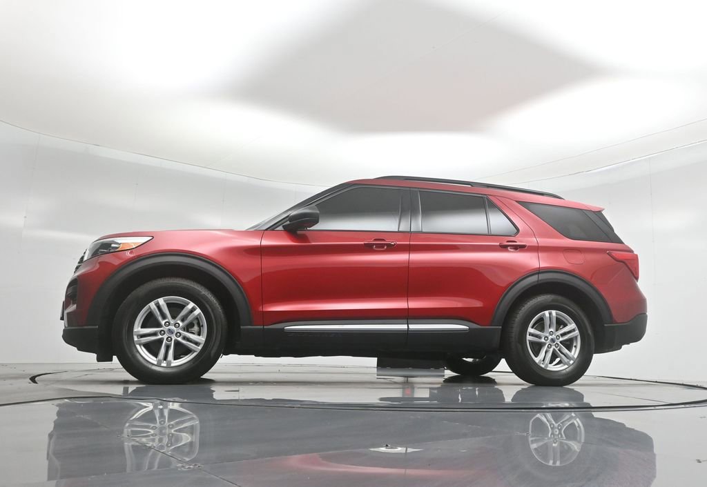 Certified 2024 Ford Explorer XLT image 23