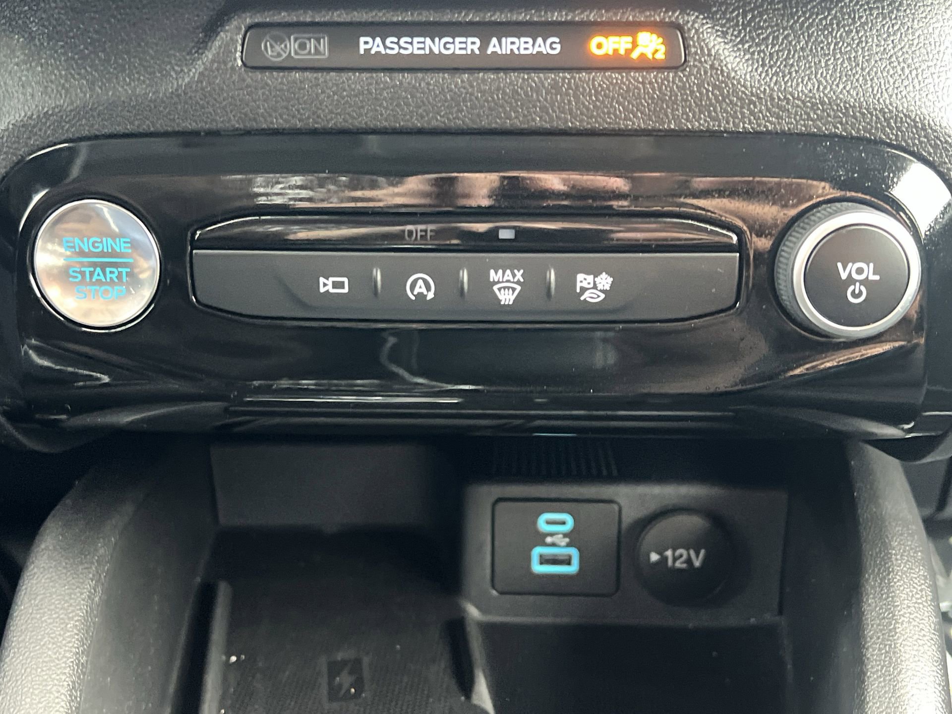 Certified 2023 Ford Escape Active w/ Tech Pack #2 image 9