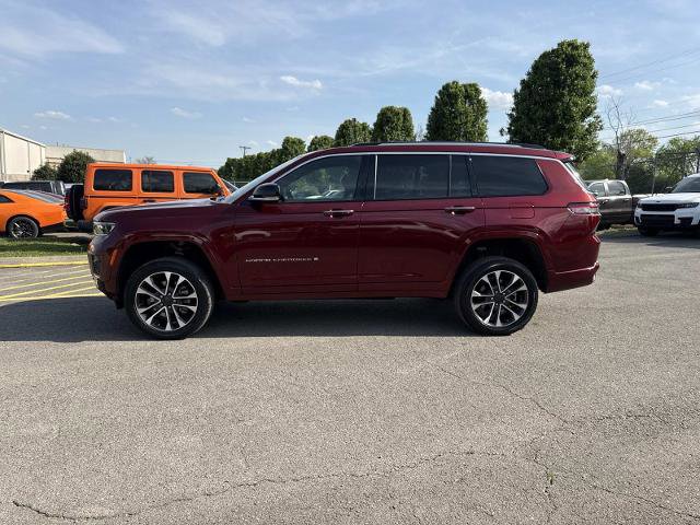 Used 2023 Jeep Grand Cherokee L Overland w/ Luxury Tech Group IV AWD/4WD image 8