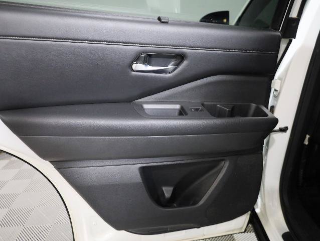 Used 2022 Nissan Pathfinder SL w/ SL Black Package AWD/4WD image 35
