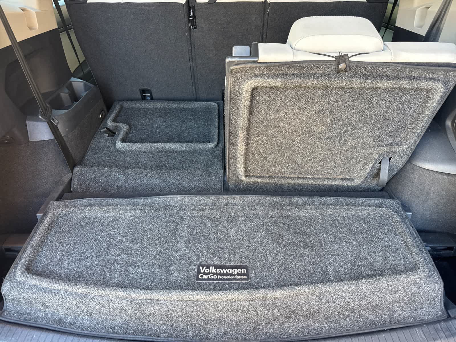 Used 2019 Volkswagen Tiguan SE w/ Panoramic Sunroof Package FWD image 16