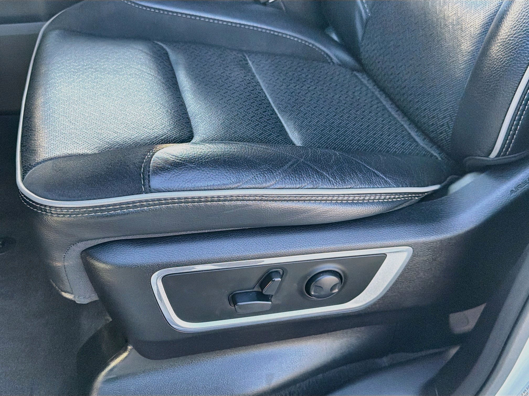 Used 2023 RAM 1500 Laramie AWD/4WD image 20