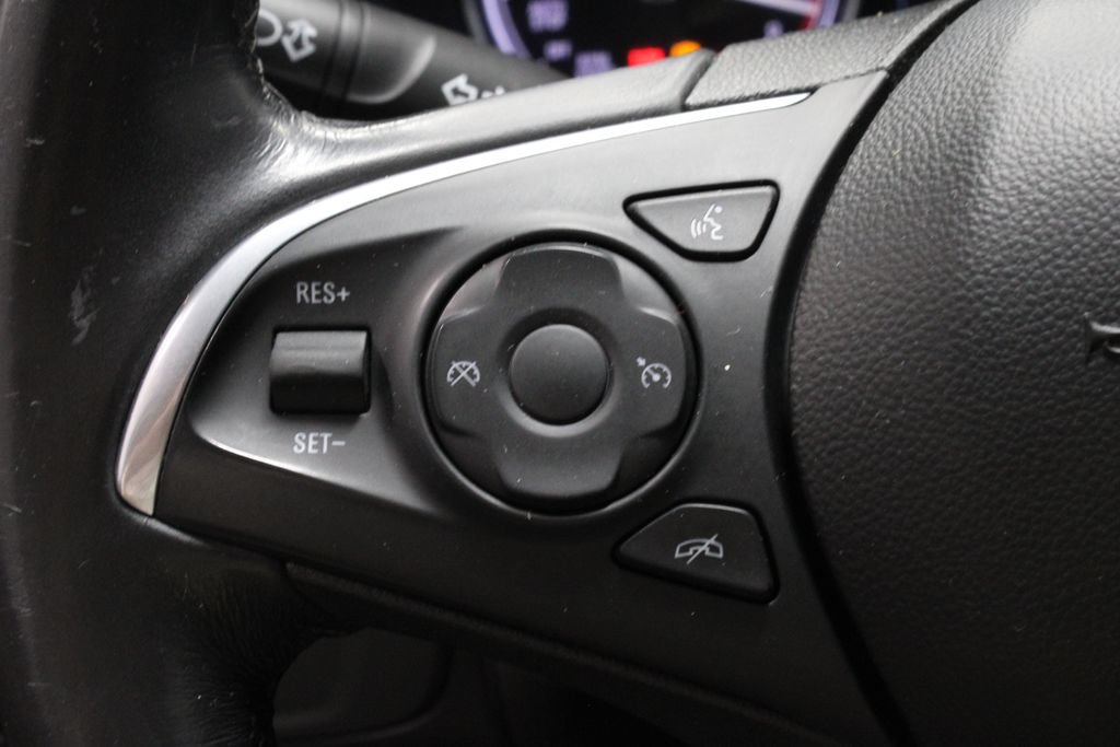 Used 2019 Buick Enclave Essence FWD image 26