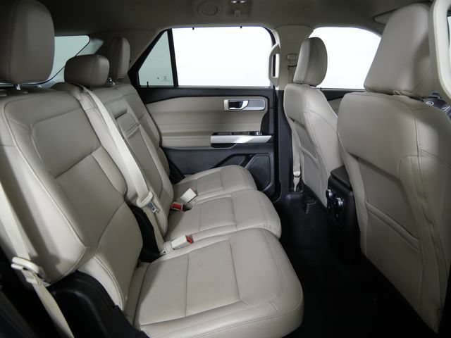 Certified 2022 Ford Explorer Limited w/ Hybrid Equipment Group 310A AWD/4WD image 12