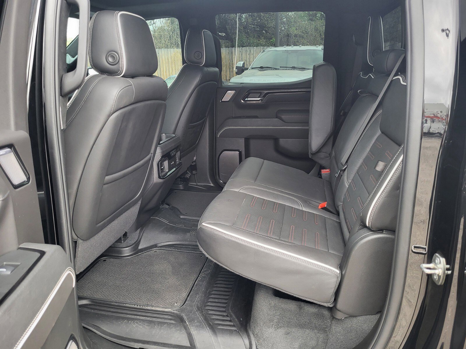Used 2024 GMC Sierra 1500 AT4X image 18