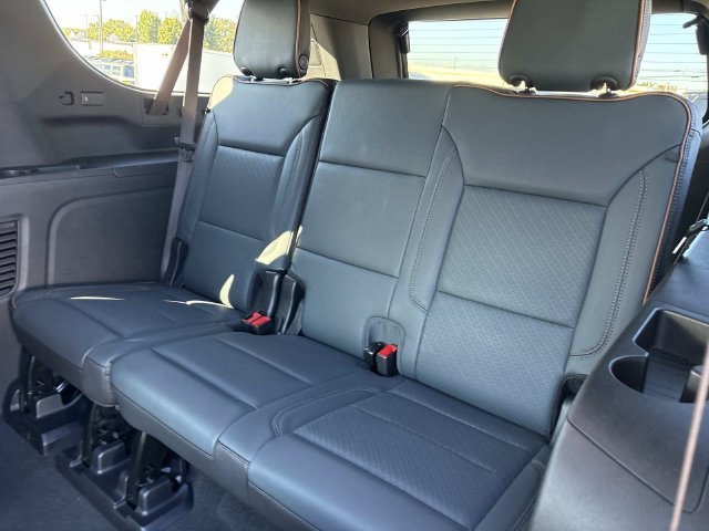 Used 2025 GMC Yukon XL AT4 w/ AT4 Premium Package AWD/4WD image 19