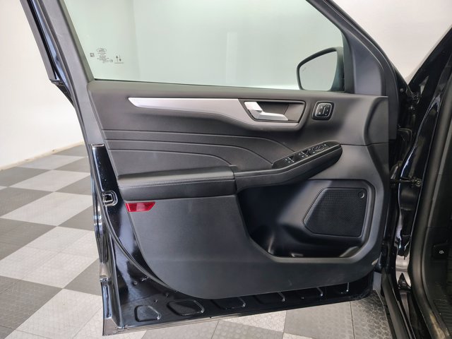 Certified 2025 Ford Escape Platinum AWD/4WD image 9