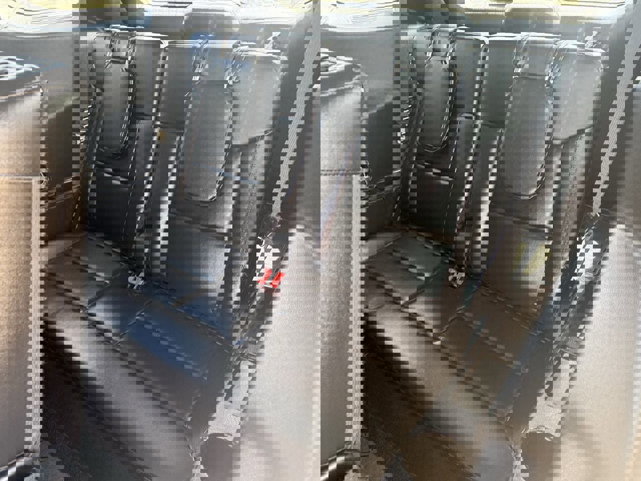 Certified 2021 Ford Explorer XLT w/ Equipment Group 202A image 28