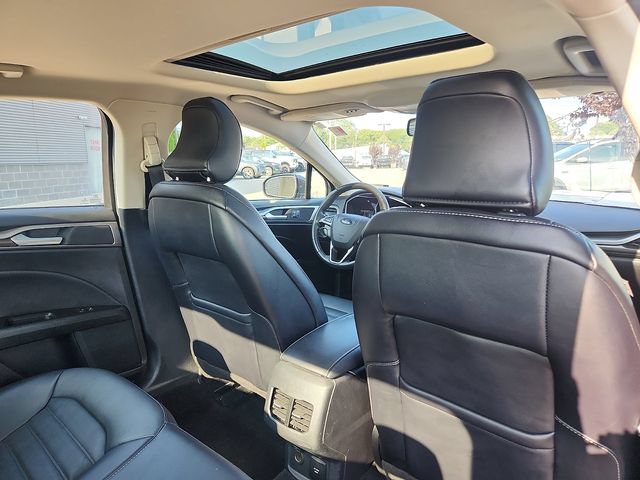 Certified 2017 Ford Fusion SE w/ Fusion SE Technology Package AWD/4WD image 28