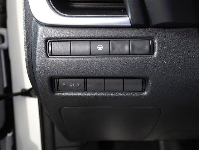 Used 2021 Nissan Rogue SV image 19