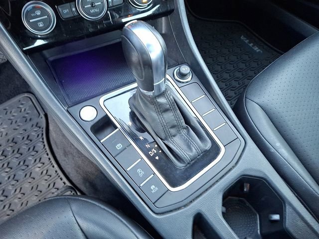 Used 2019 Volkswagen Jetta SEL w/ Cold Weather Package image 23