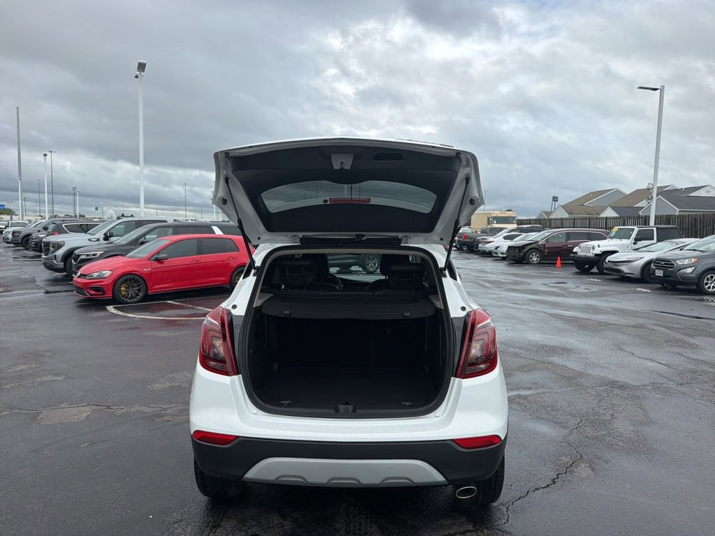 Used 2022 Buick Encore Preferred AWD/4WD image 43