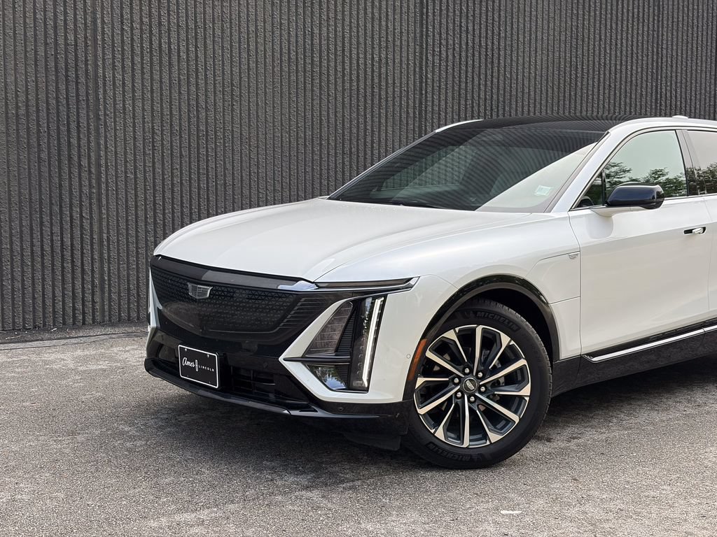 Used 2024 Cadillac Lyriq Sport AWD/4WD image 2