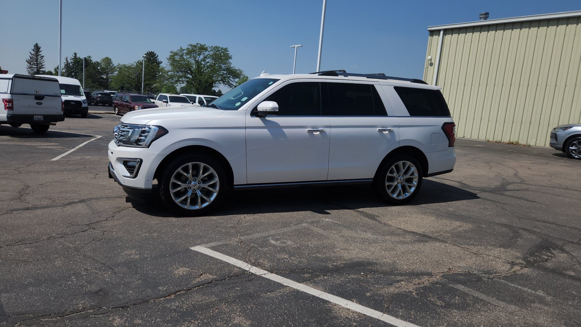Certified 2019 Ford Expedition Limited w/ Equipment Group 302A AWD/4WD image 3