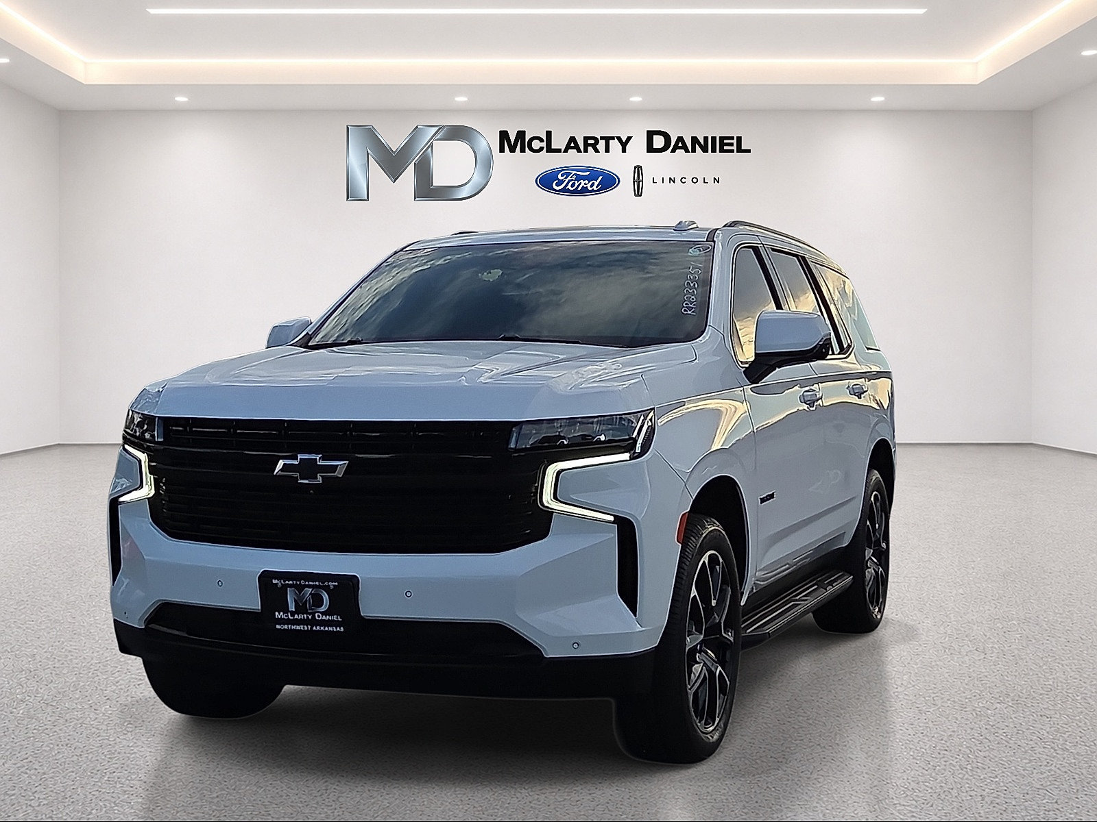 Used 2024 Chevrolet Tahoe RST w/ Luxury Package AWD/4WD image 2