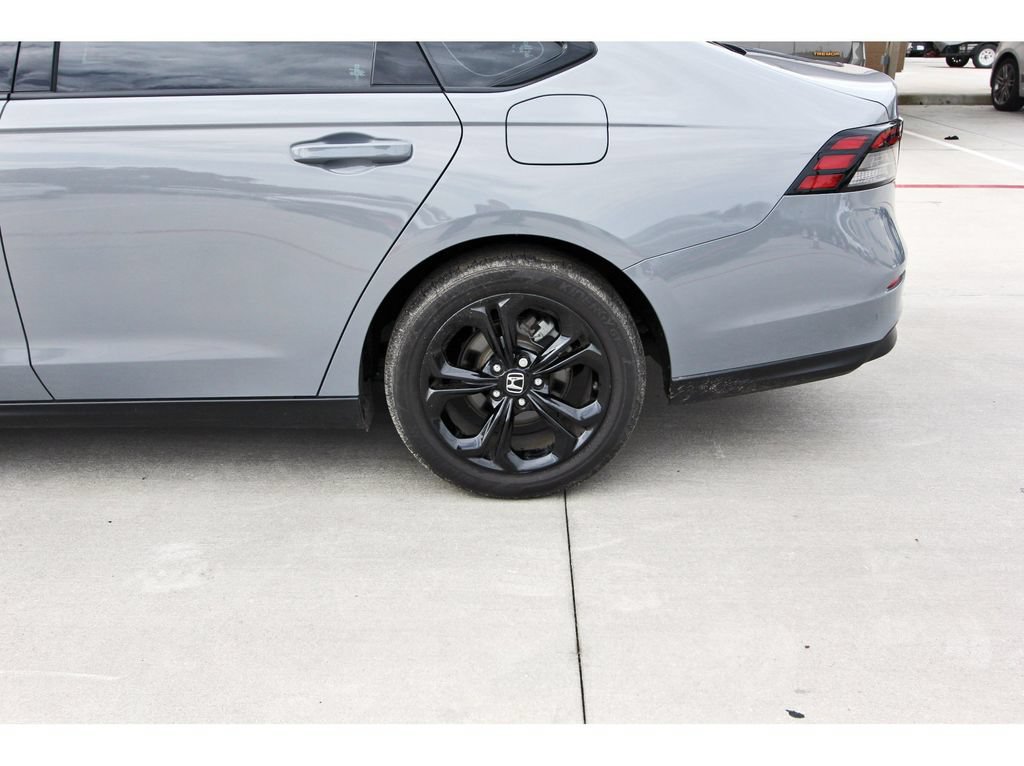 Used 2025 Honda Accord SE image 30