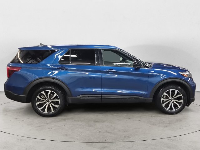 Certified 2022 Ford Explorer ST-Line AWD/4WD image 4